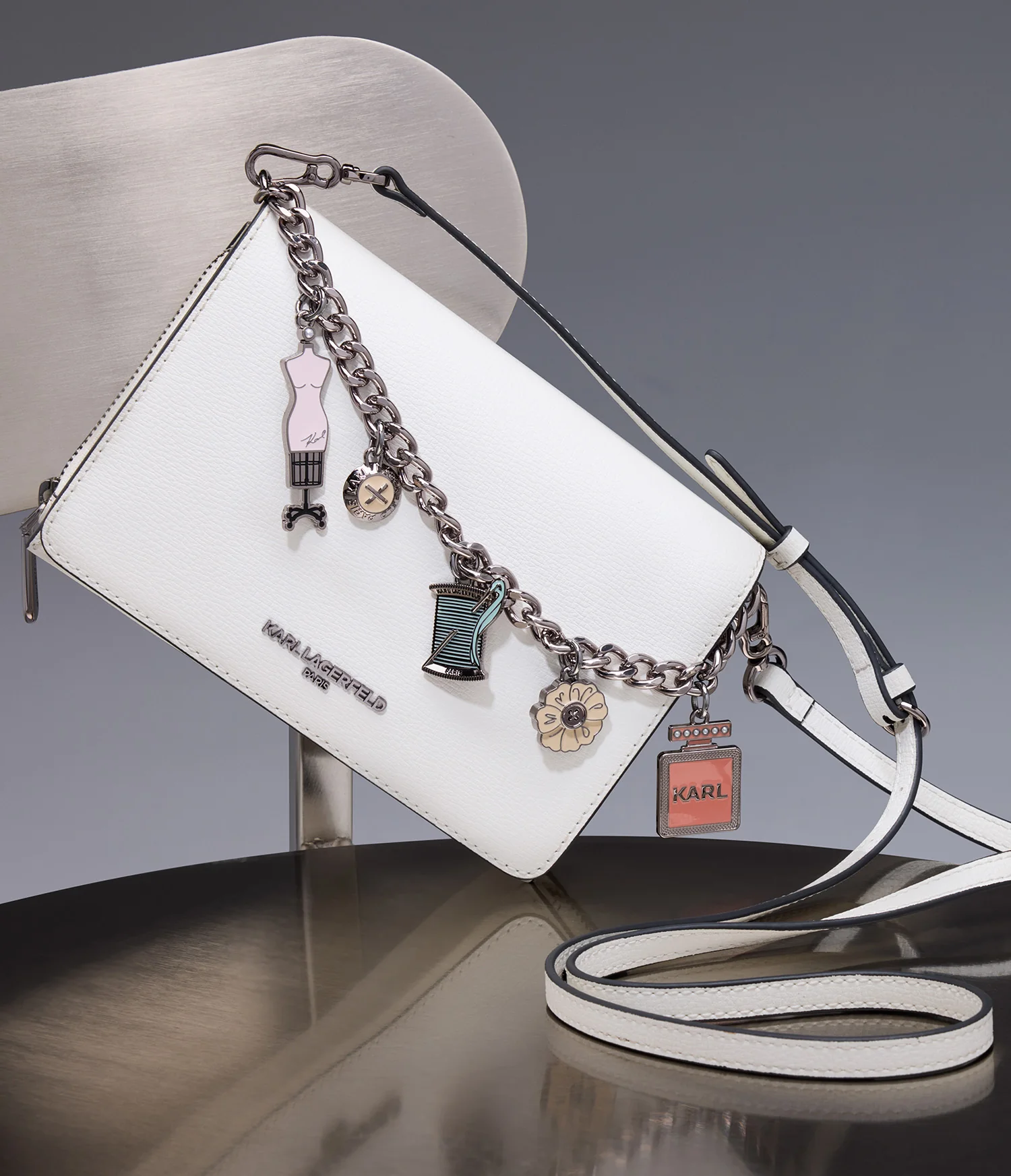 LOURDES CROSSBODY WITH FASHION CHAIN