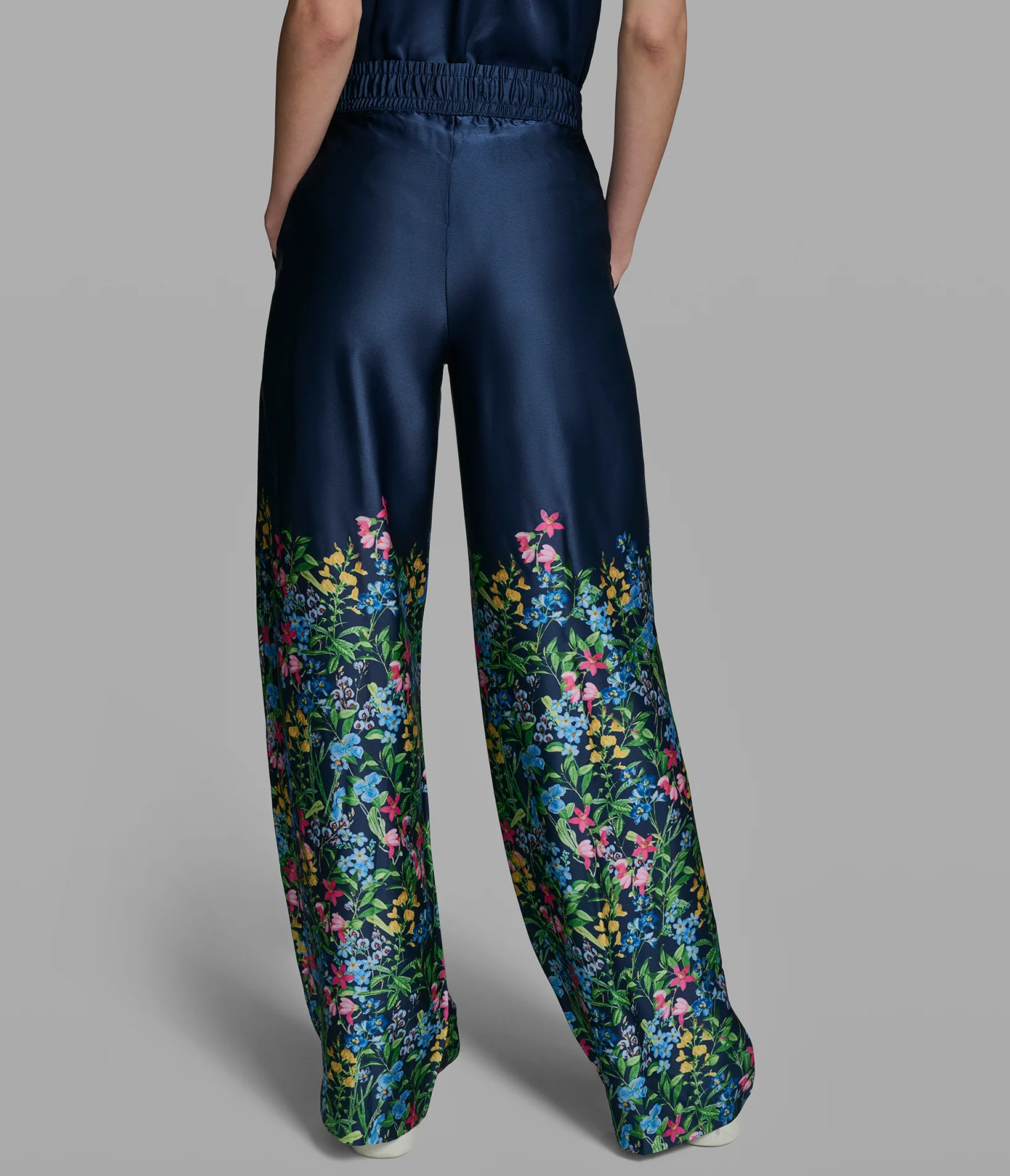 2057-floral-print-wide-leg-pant-4.webp FLORAL PRINT WIDE-LEG PANT