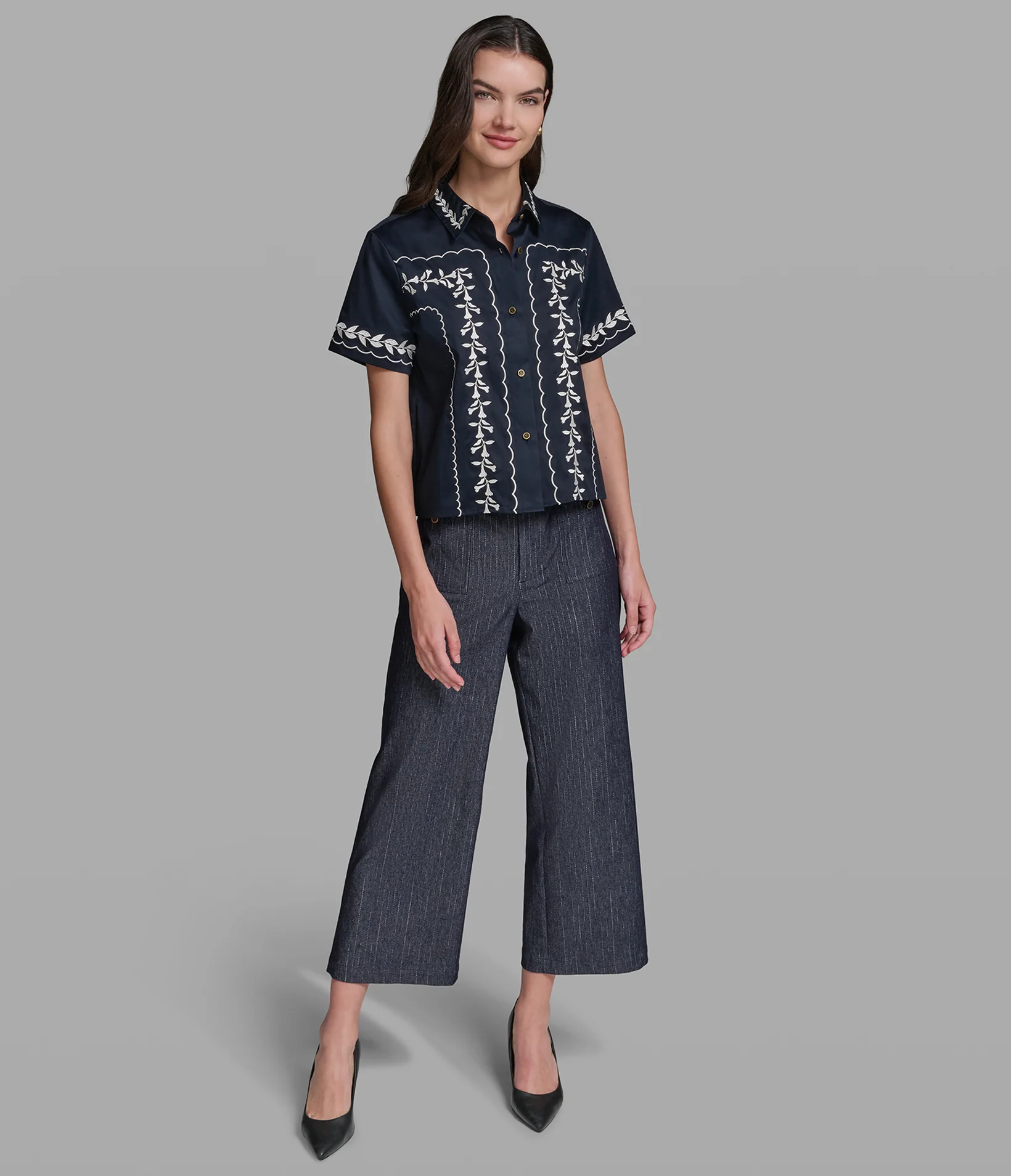 SHORT SLEEVE FLORAL WOVEN TOP
