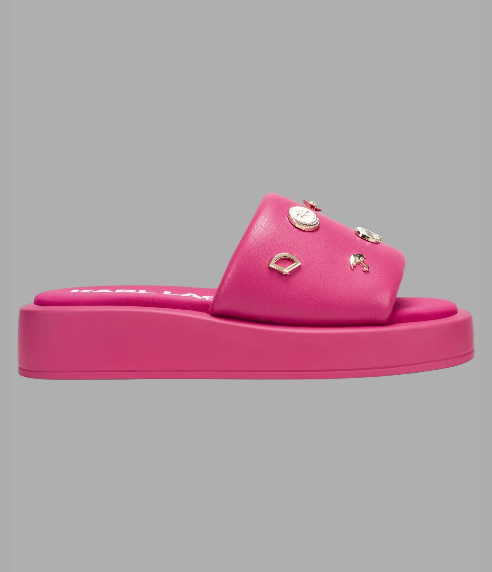 2578-opal-macaron-platform-slide-1.webp OPAL MACARON PLATFORM SLIDE