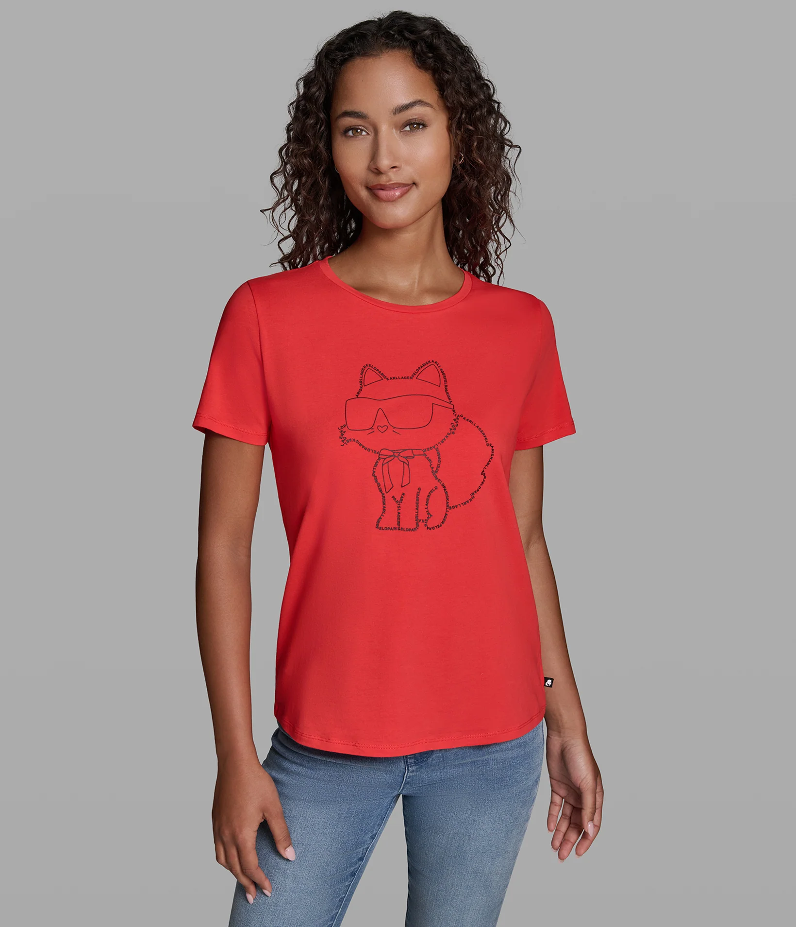 2640-choupette-letter-outline-tee-1.webp CHOUPETTE LETTER OUTLINE TEE