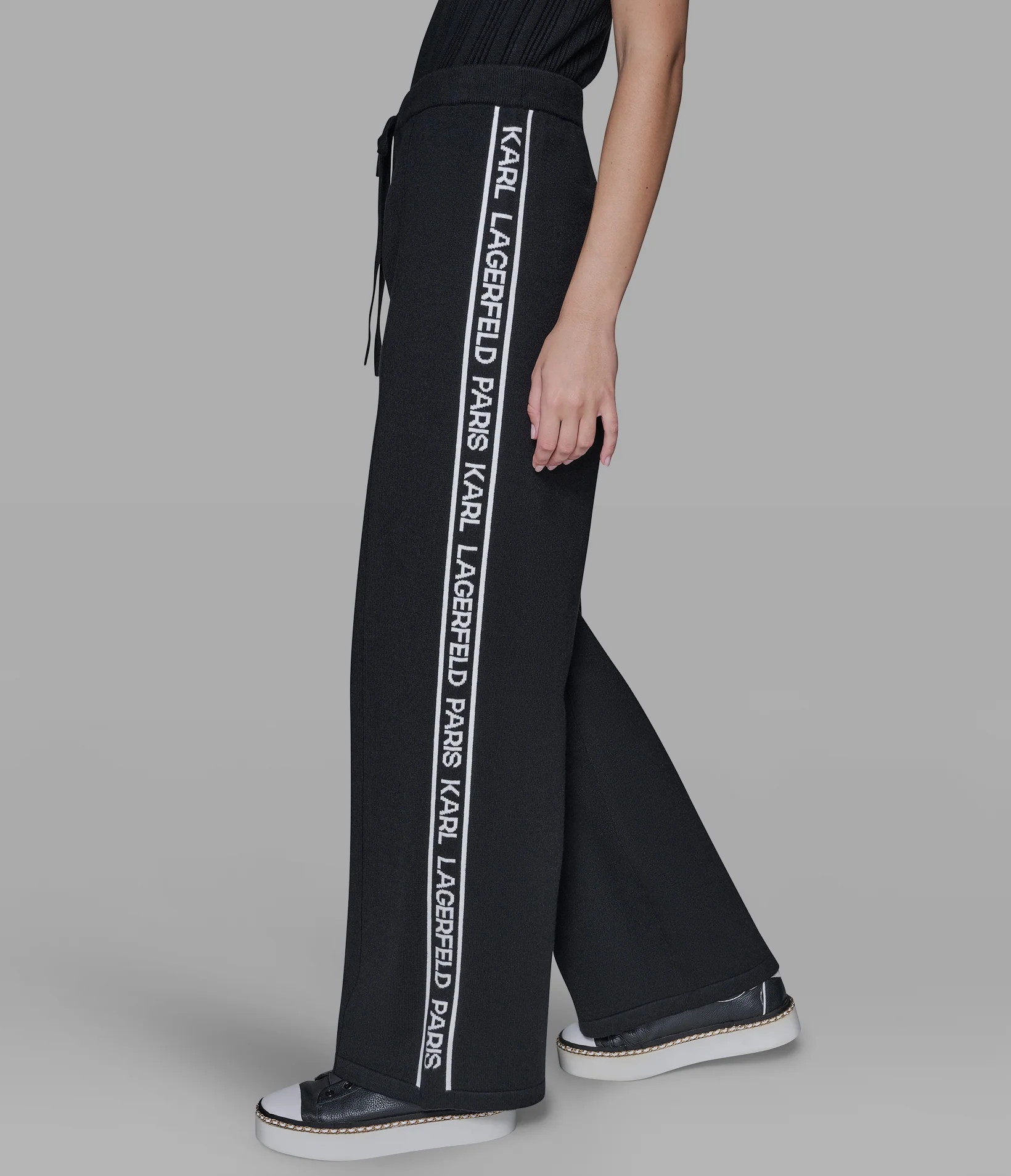 3158-logo-sweater-pant-1.webp LOGO SWEATER PANT