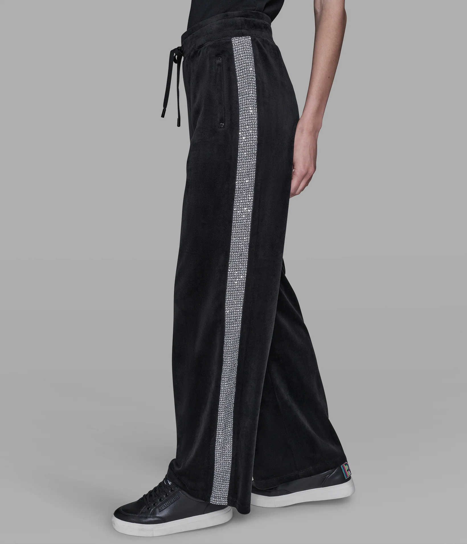 3360-velour-rhinestone-jogger-1.webp VELOUR RHINESTONE JOGGER
