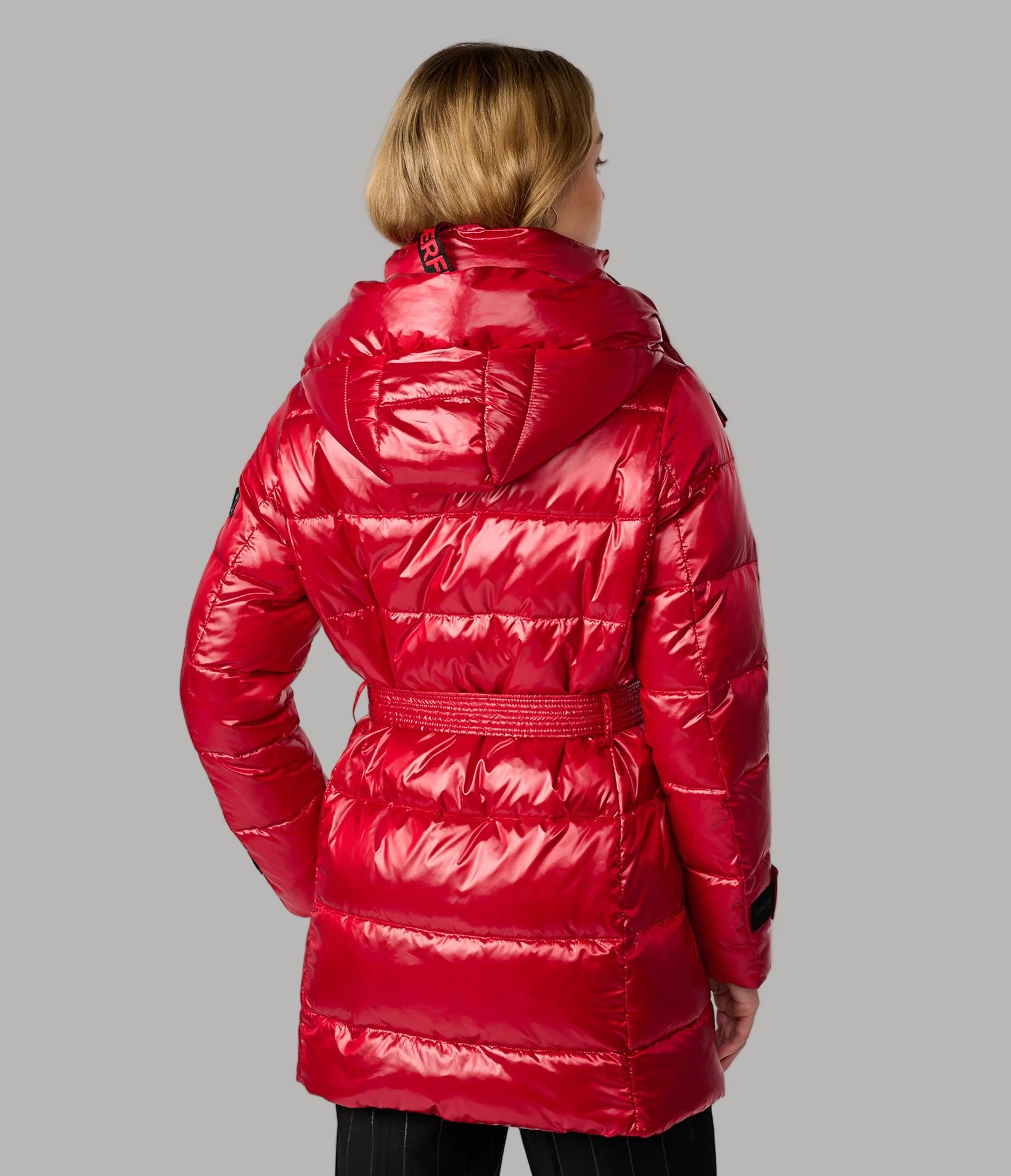 CONTRAST BELTED SHORT PUFFER