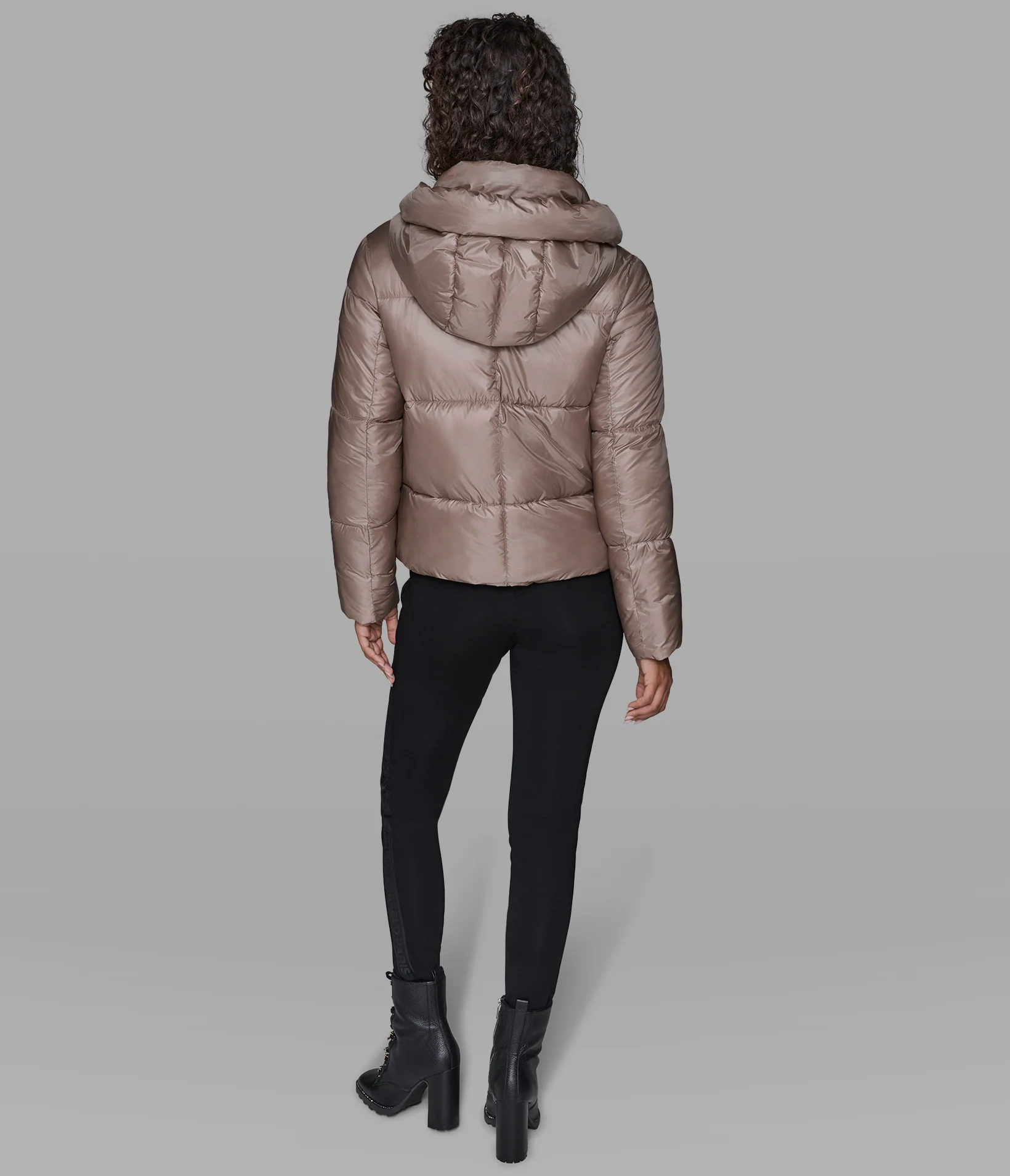 SHORT HOODED PUFFER