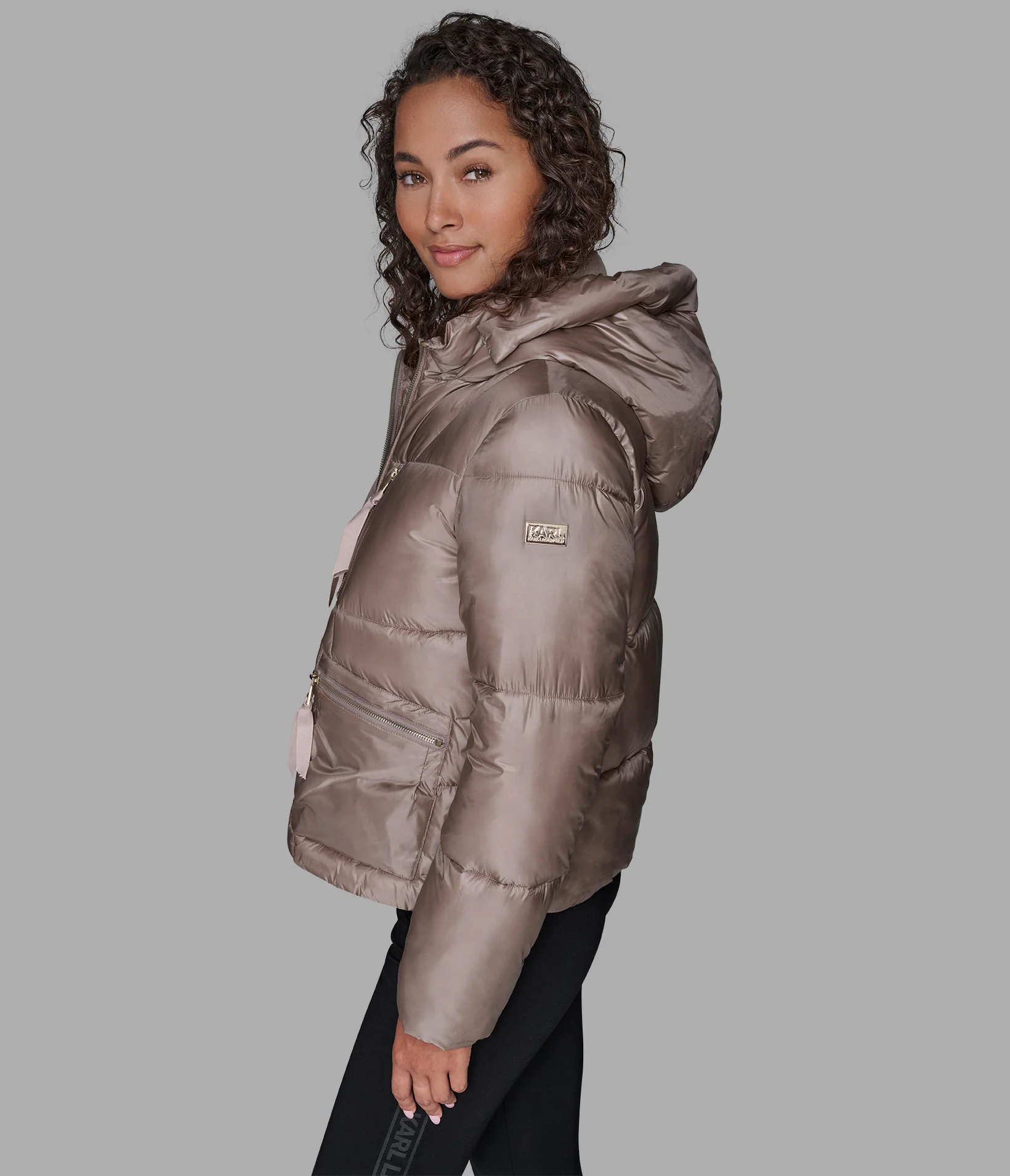 SHORT HOODED PUFFER