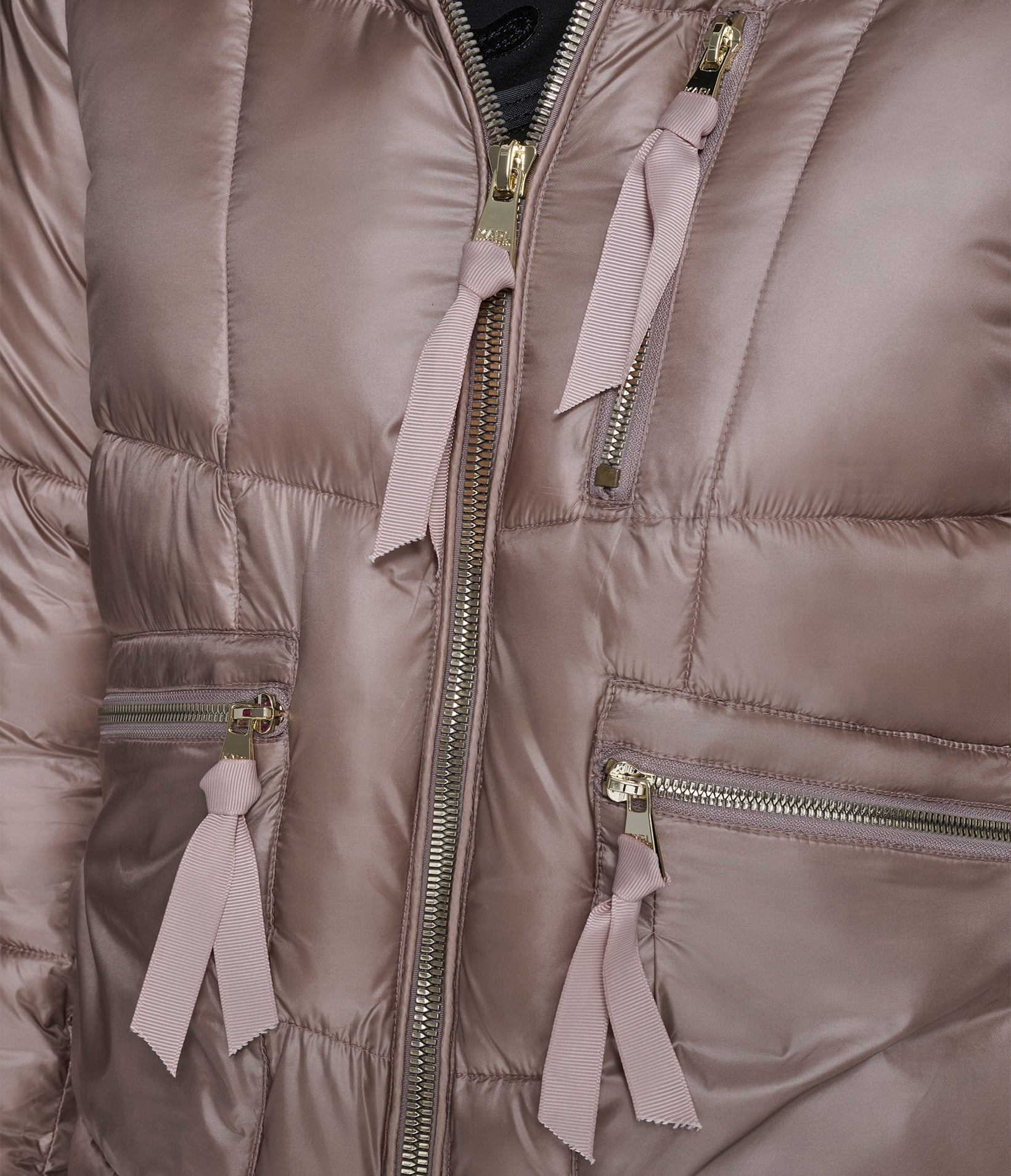 SHORT HOODED PUFFER