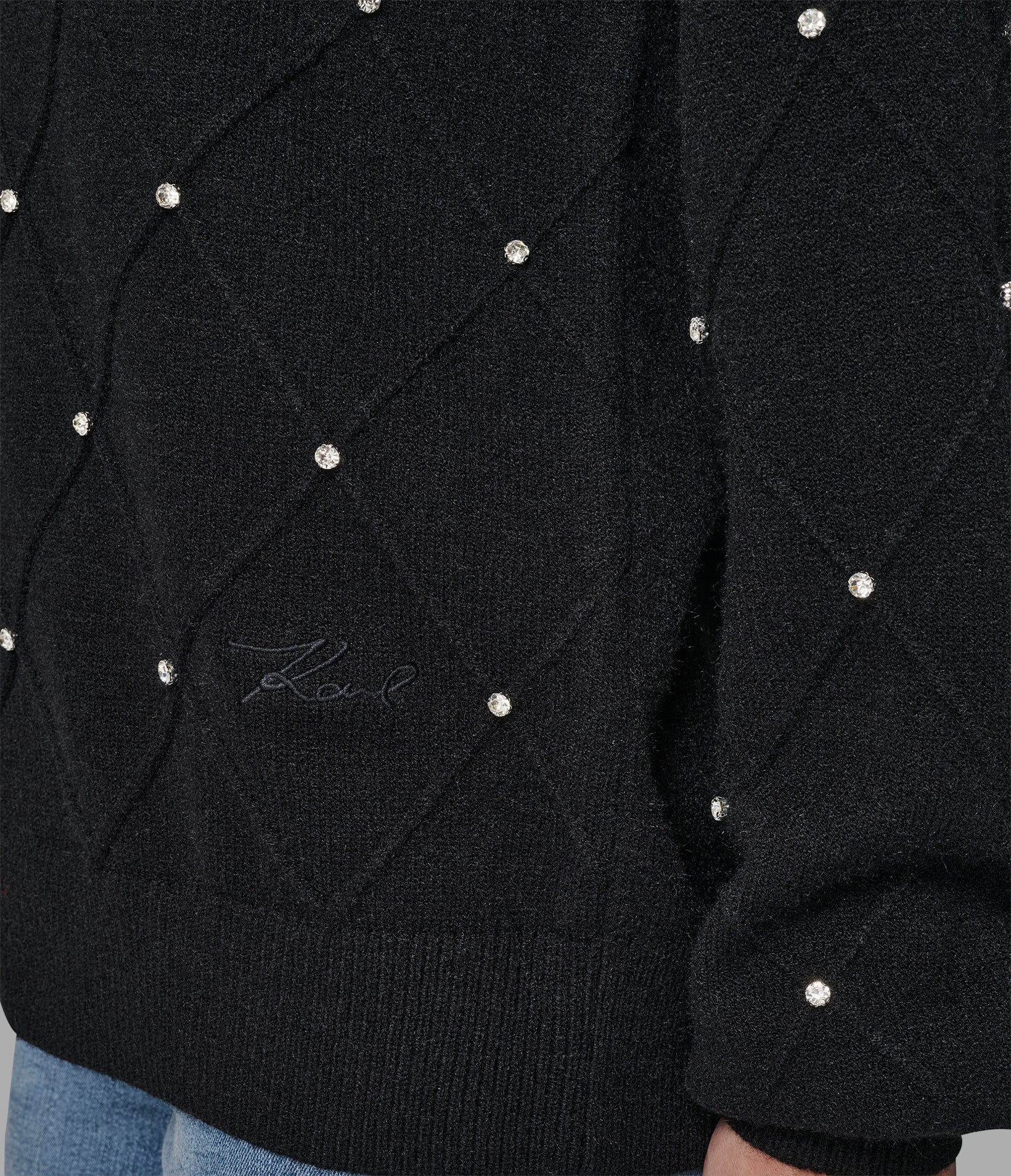 4870-pearl-v-neck-sweater-4.jpg PEARL V-NECK SWEATER