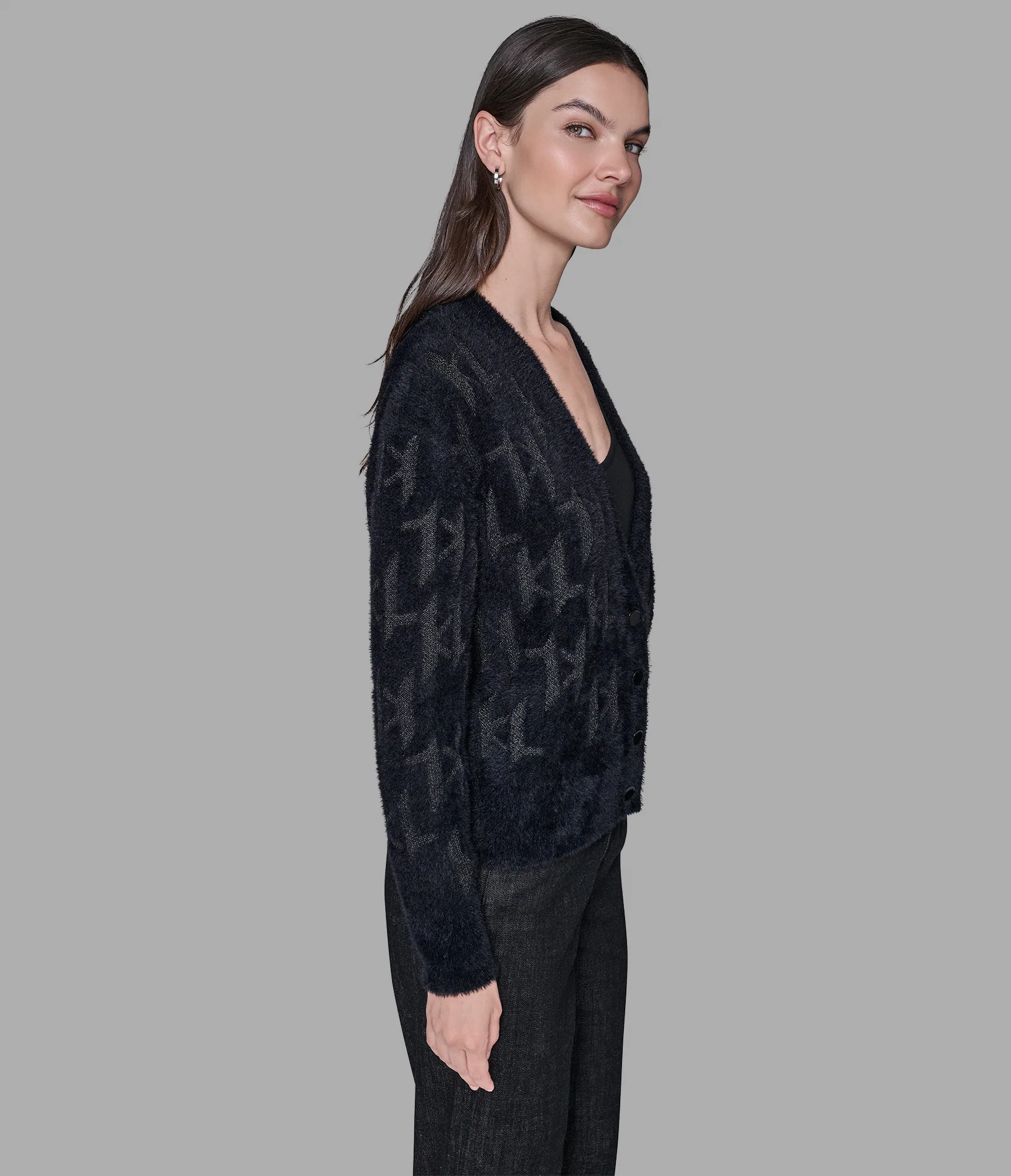 4891-fuzzy-kl-cardigan-4.webp FUZZY KL CARDIGAN