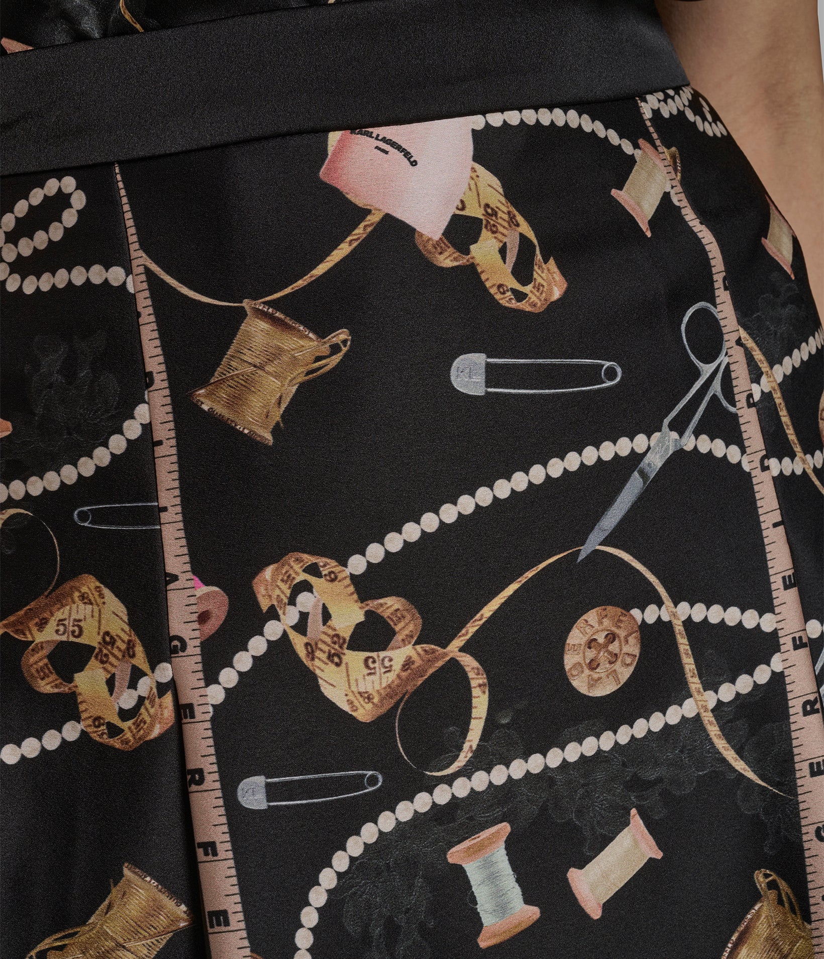 SATIN PRINTED MINI SKIRT